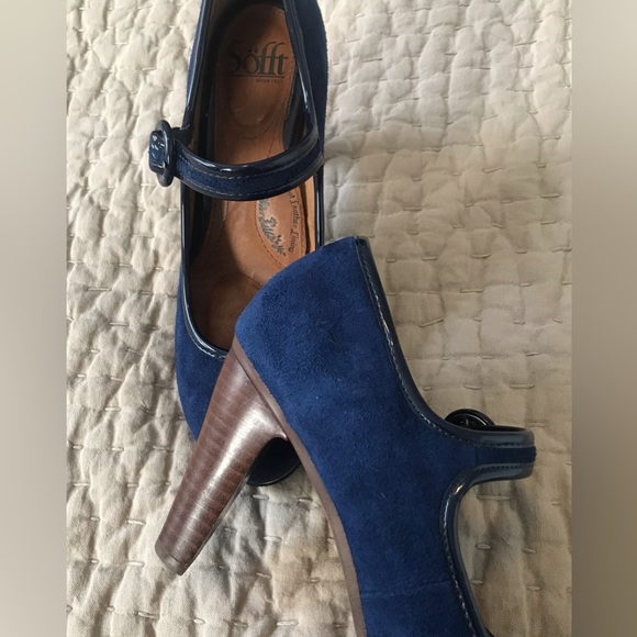 New Royal Blue Suede Sofft MaryJanes. 6.5. - Picture 7 of 9